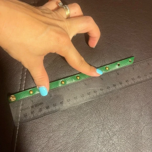 Set of 4 Non leather bracelets - Picture 2 of 4